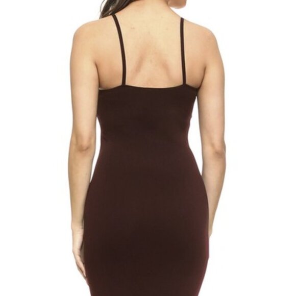 Lady's Solid Seamless Long Cami Top - Picture 2 of 5